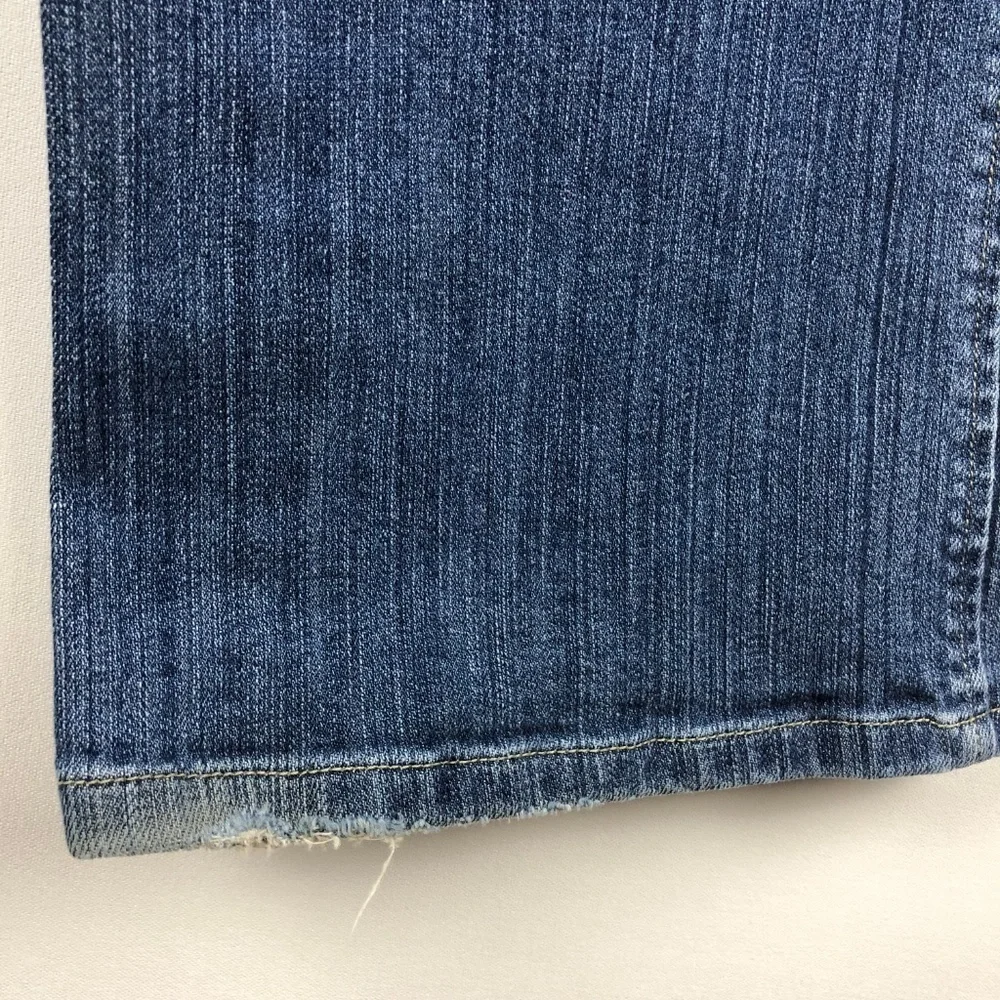 White House Black Market Blanc Bootcut Jeans